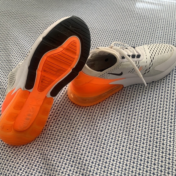 ✨ Nike Air Max 270 ✨ in white and orange - Picture 9 of 11